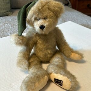 Trade secret 2002 Ives bear excellent condition.